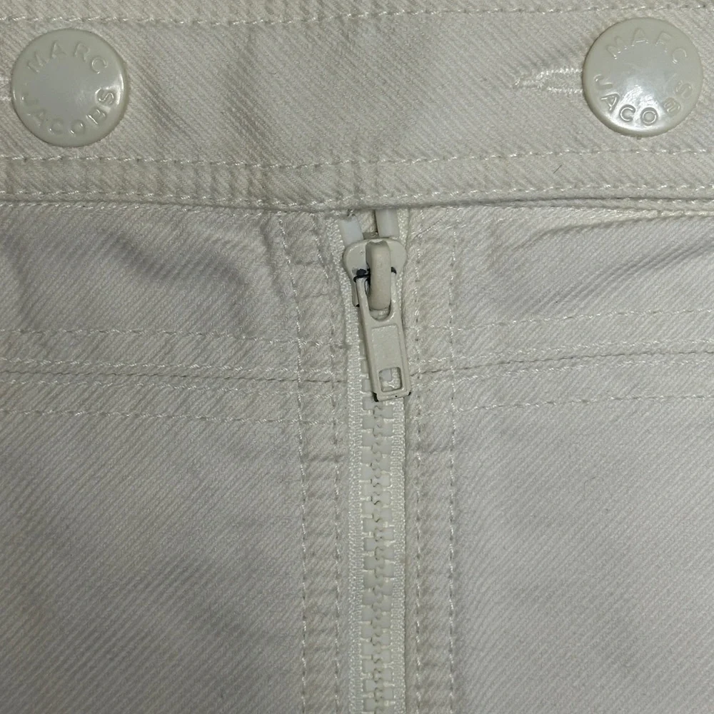 MARC JACOBS | Y2K Off White Heavy Cotton Full Zip Front Large Snaps Mini Skirt